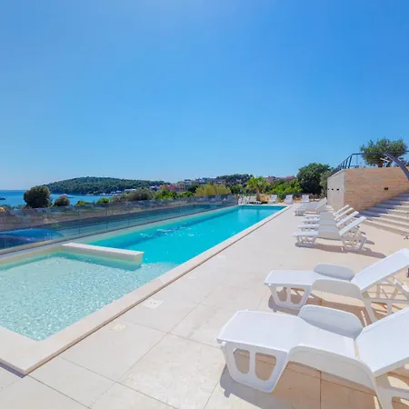 Apartment Aqua S Bazenom Banjole